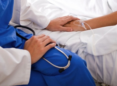 Pourquoi l’aide médicale à mourir est-il un geste profondément humain ?